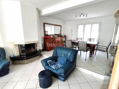 Maison - 157 m² - 8 pièces