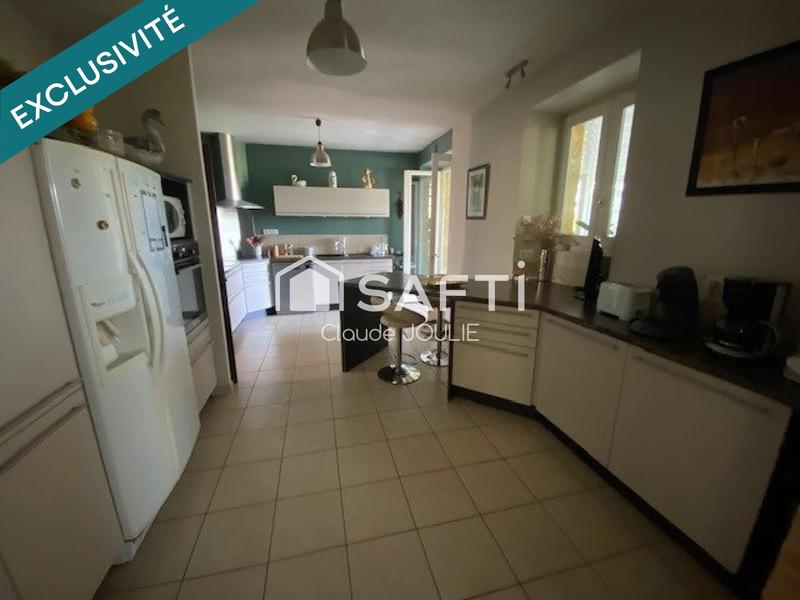 Maison - 209 m² - 7 pièces