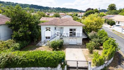 Maison - 98 m² - 5 pièces