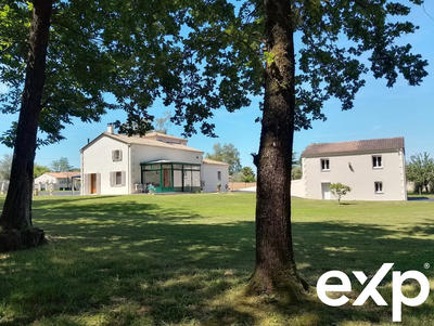 Maison - 223 m² - 9 pièces