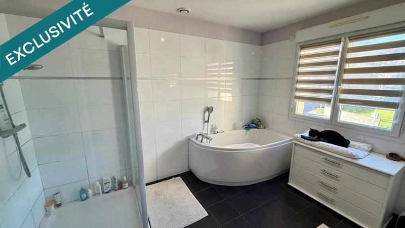 Maison - 96 m² - 5 pièces