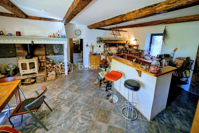 Maison en pierre - 186 m² - 6 pièces