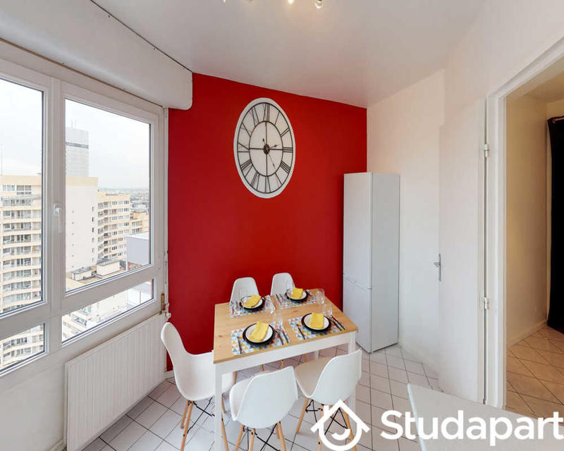 Chambre - 120 m² - 1 pièce