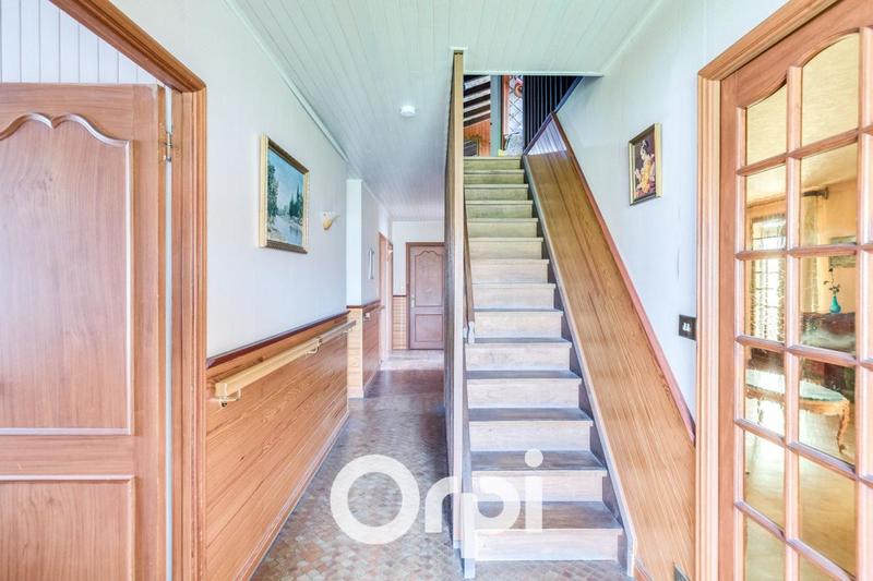 Maison - 252 m² - 6 pièces