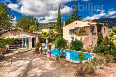 Maison - 205 m² - 6 pièces