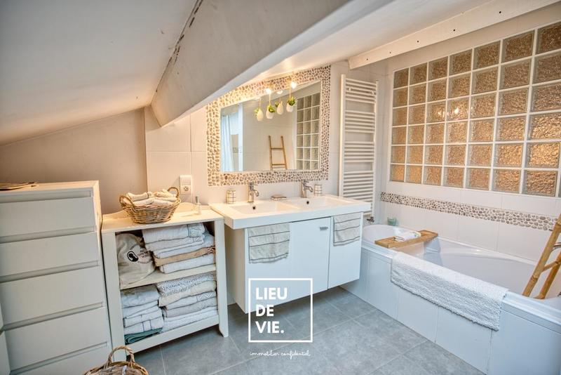 Maison ancienne - 210 m² - 8 pièces