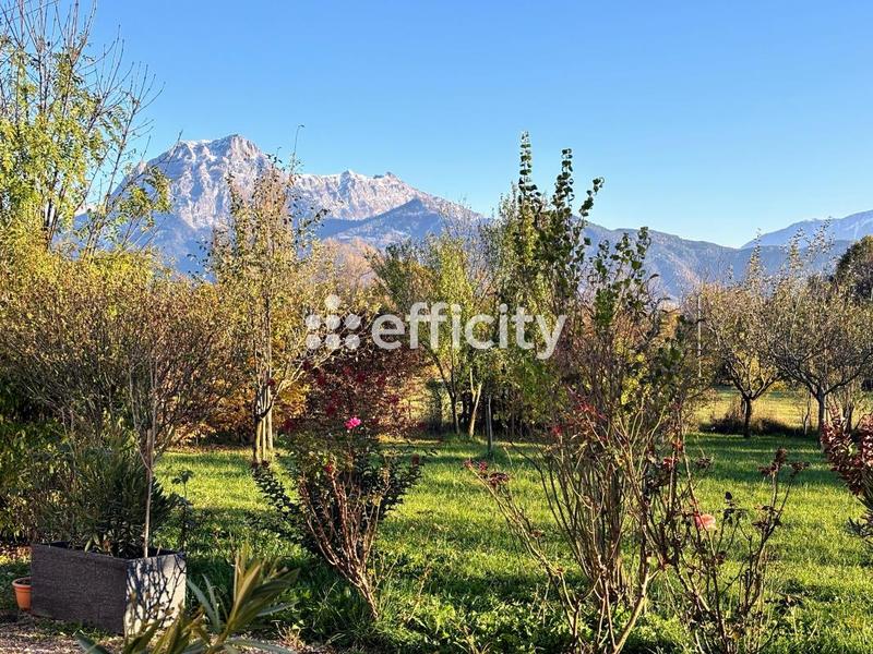 Maison - 256 m² - 8 pièces