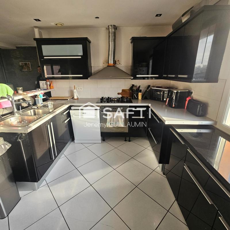 Maison - 96 m² - 4 pièces