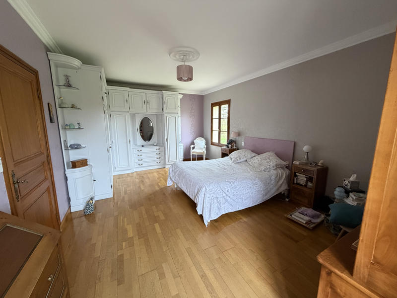 Maison - 230 m² - 7 pièces