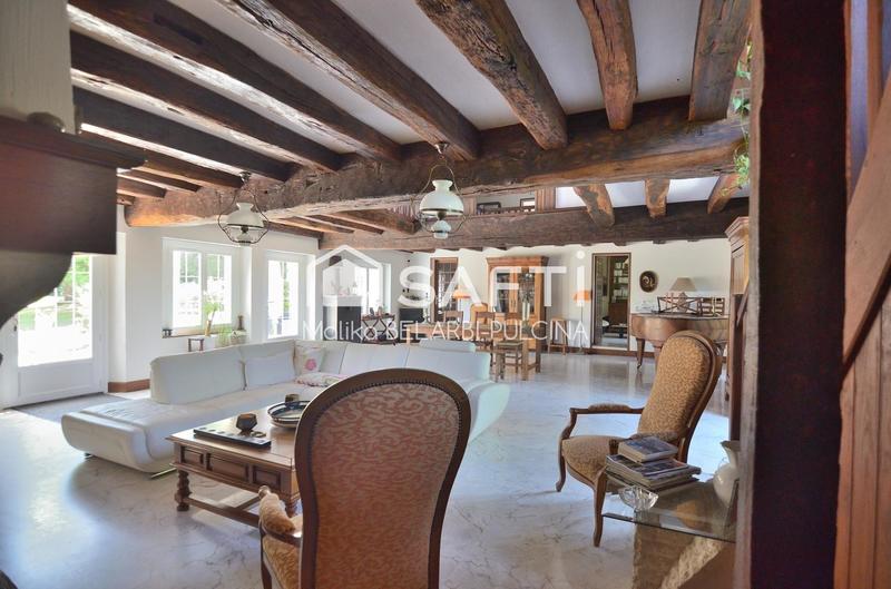 Villa - 297 m² - 6 pièces