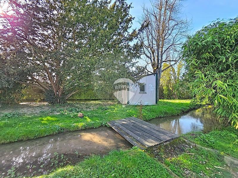 Maison - 246 m² - 8 pièces