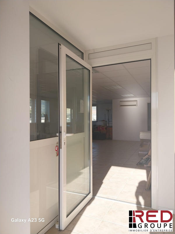 Bureau - 67 m² - 2 pièces