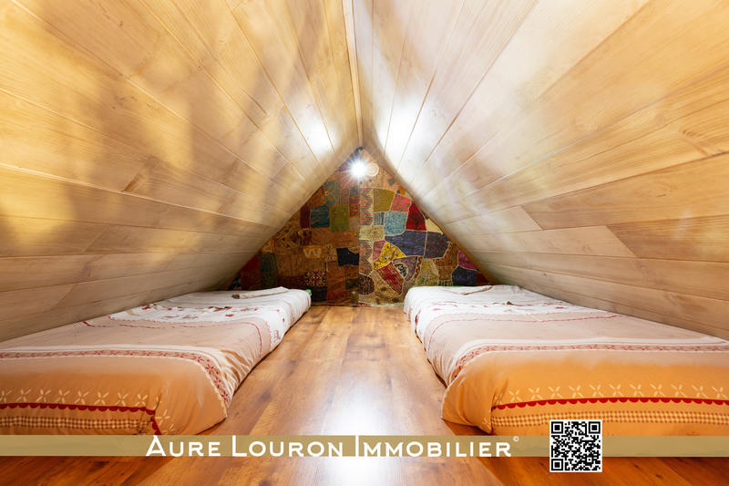 Maison - 196 m² - 7 pièces