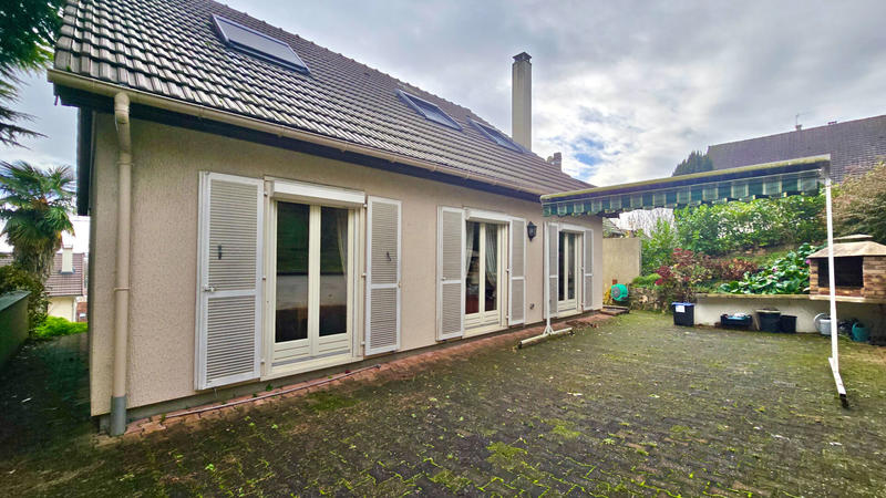 Maison - 132 m² - 8 pièces