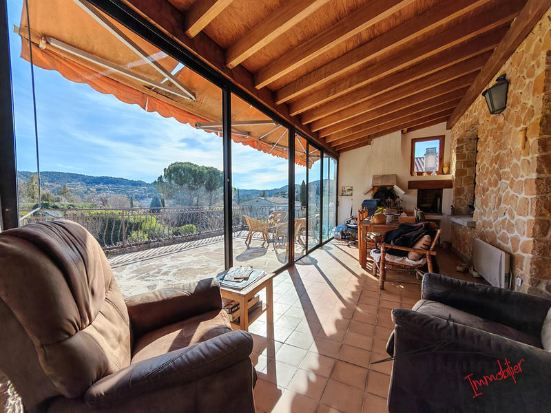 Villa - 235 m² - 9 pièces