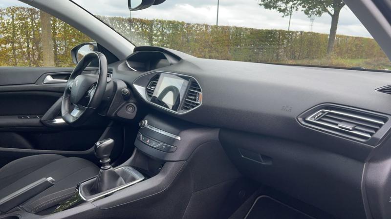 Peugeot 308 1.5 BlueHDi 100.0 Active Business