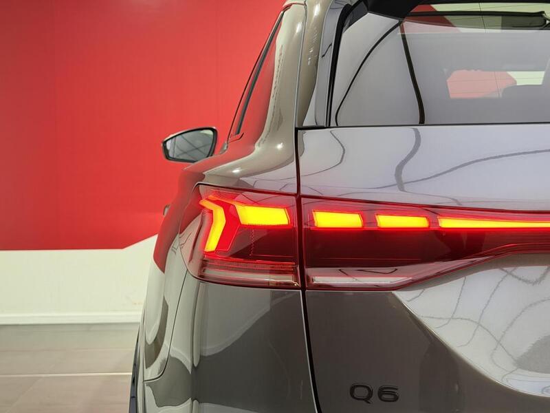 Audi q6 e-tron 306 ch 100 kWh performance s line