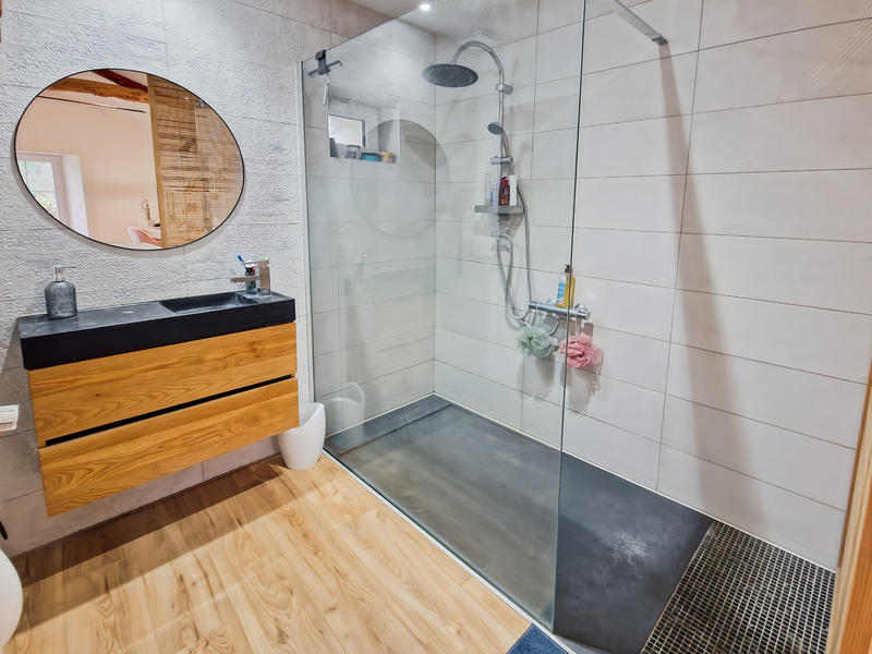 Maison - 240 m² - 9 pièces