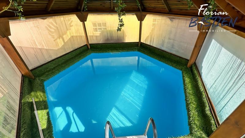 Maison - 327 m² - 15 pièces