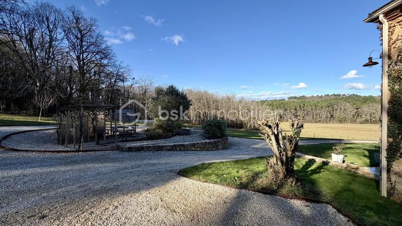 Propriété - 210 m² - 7 pièces