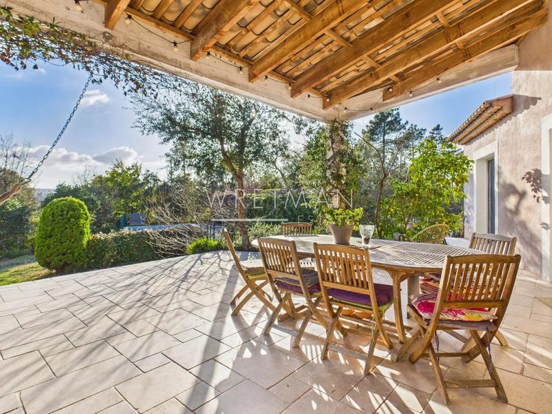 Villa - 207 m² - 6 pièces