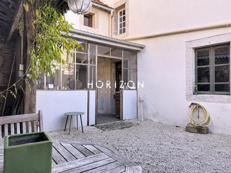 Maison ancienne - 266 m² - 10 pièces