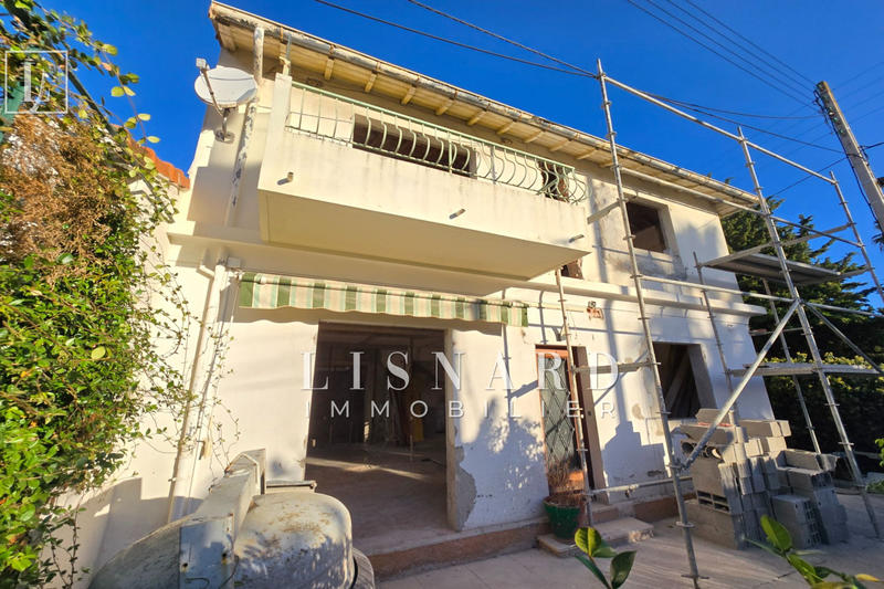 Maison - 140 m² - 4 pièces