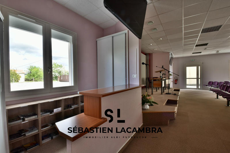 Local commercial - 253 m² - 4 pièces