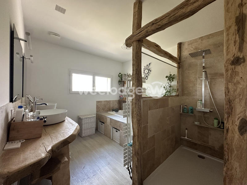 Maison - 227 m² - 7 pièces