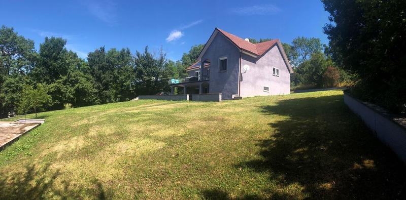 Maison traditionnelle - 180 m² - 7 pièces