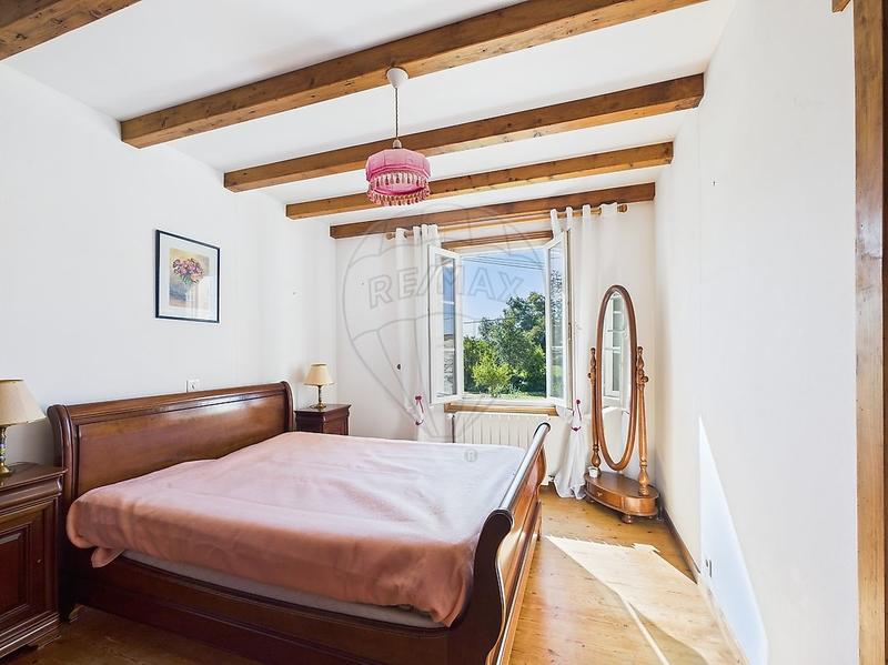 Maison en pierre - 333 m² - 9 pièces