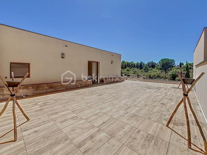 Maison - 346 m² - 8 pièces