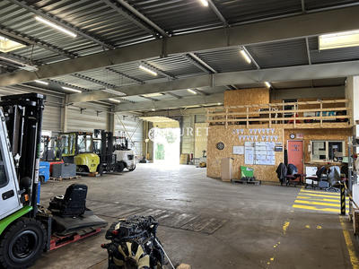 Local d'activités - 1 469 m²