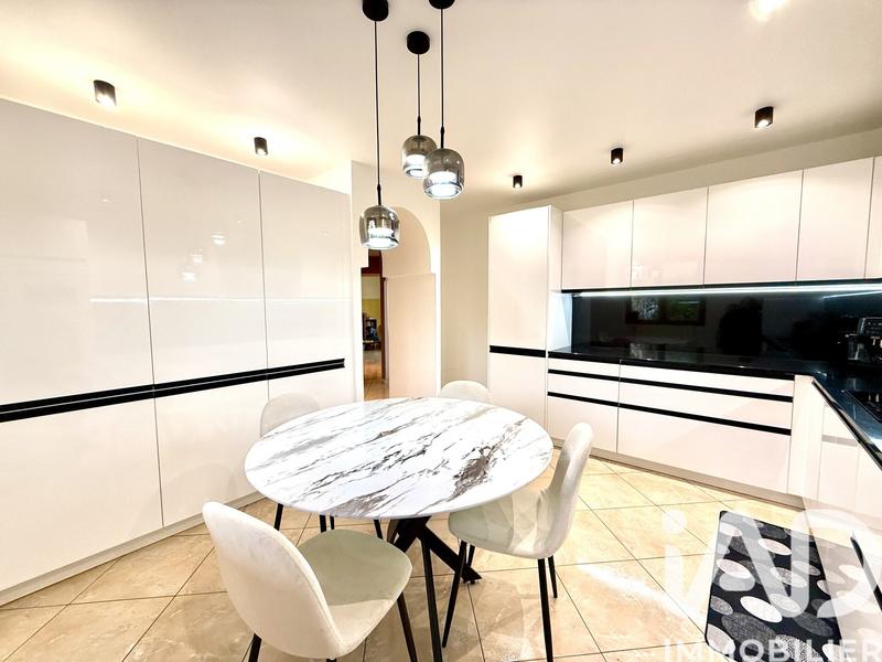 Maison - 138 m² - 6 pièces