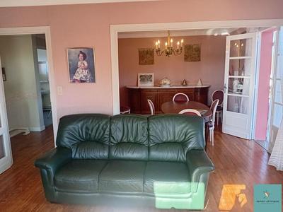 Maison traditionnelle - 171 m² - 7 pièces