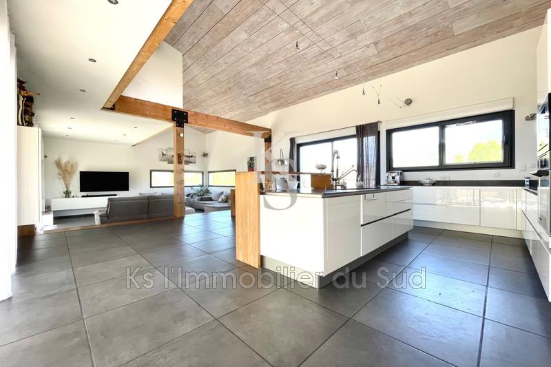 Villa - 280 m² - 6 pièces