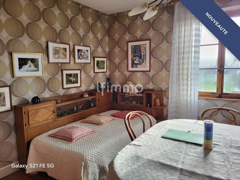 Maison - 222 m² - 8 pièces