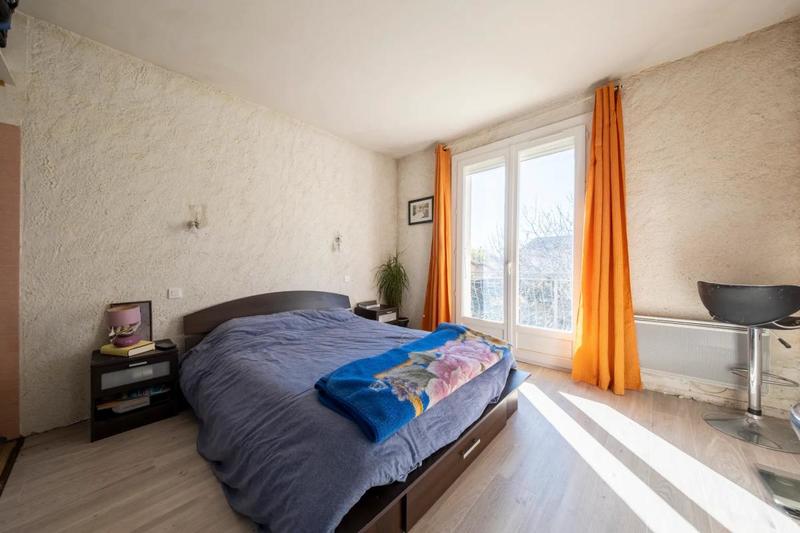 Maison - 250 m² - 11 pièces