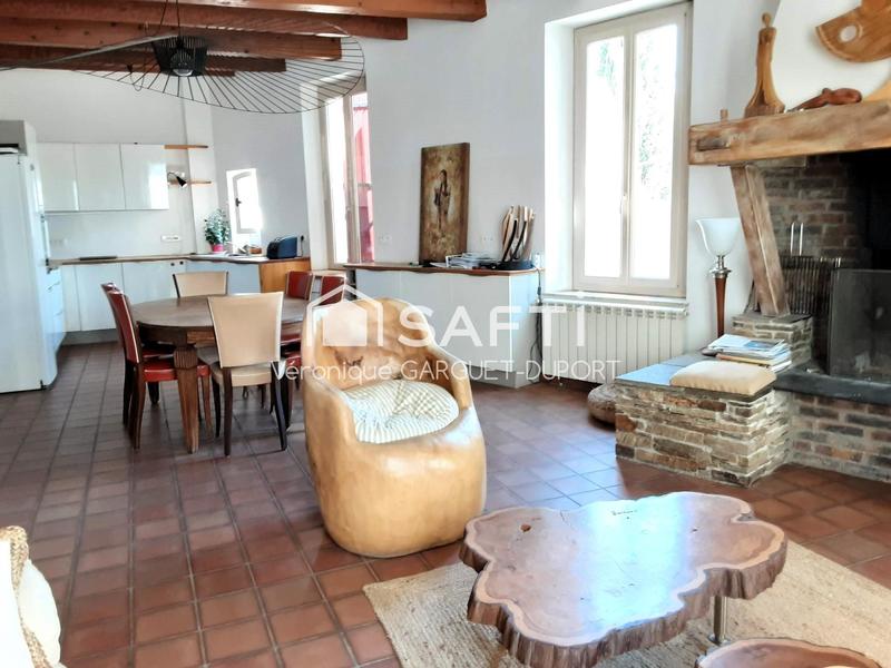 Maison de maîtres - 210 m² - 9 pièces