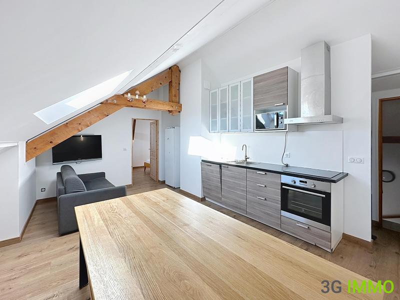 Maison - 230 m² - 10 pièces