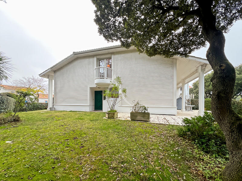 Appartement - 134 m² - 6 pièces