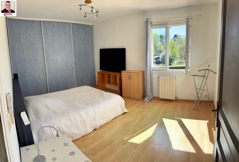 Maison - 240 m² - 7 pièces