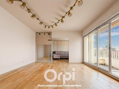 Appartement - 93 m² - 4 pièces