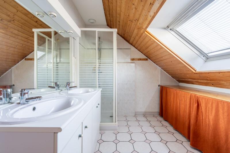 Maison - 195 m² - 7 pièces