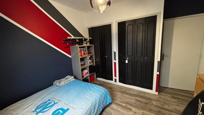 Maison - 180 m² - 7 pièces