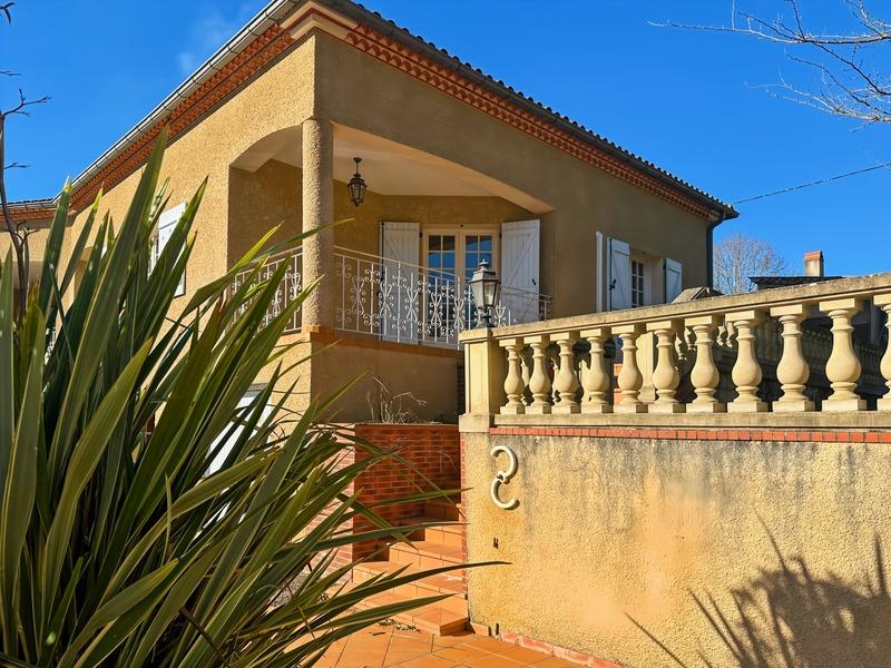 Maison - 210 m² - 6 pièces