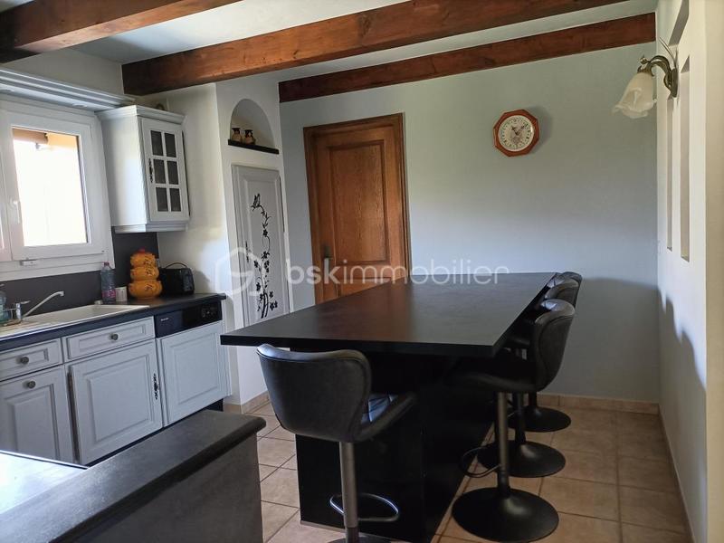 Maison traditionnelle - 268 m² - 7 pièces