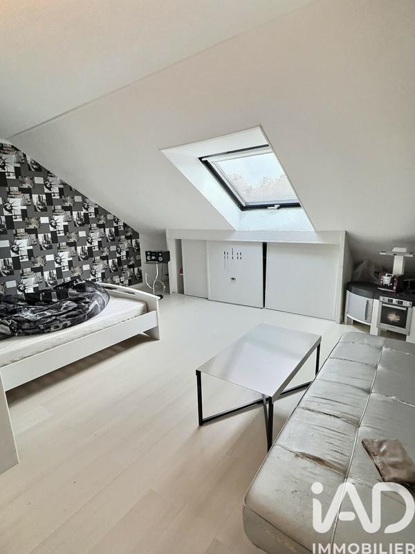 Maison - 213 m² - 8 pièces