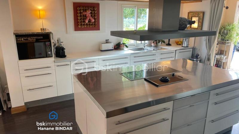 Villa - 203 m² - 7 pièces