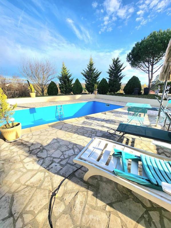 Maison - 195 m² - 6 pièces